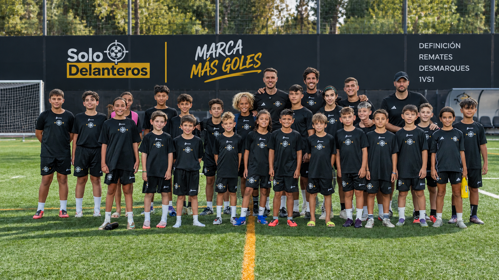 Jugadores de SoloDelanteros en el campo